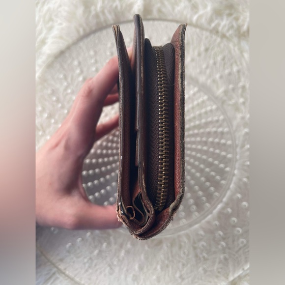 Louis Vuitton Monogram Porte Papier Zipper Bifold Wallet - Picture 5 of 10